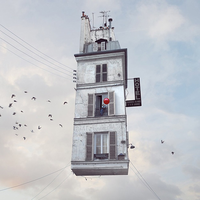 house7 Flying house image