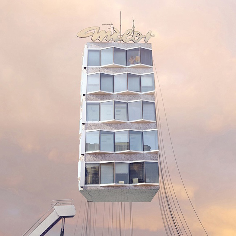 house11 Flying house image