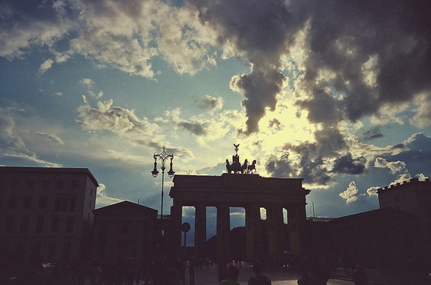 An Introduction to Lomography 47590011