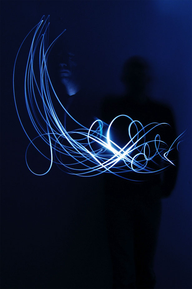 100 Stunning Demonstrations of Light Painting 1