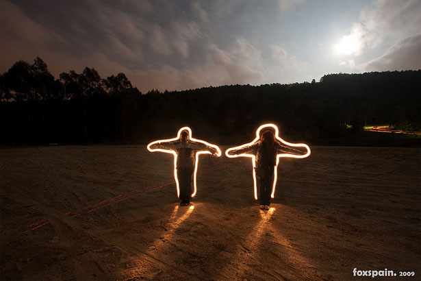 100 Stunning Demonstrations of Light Painting 4