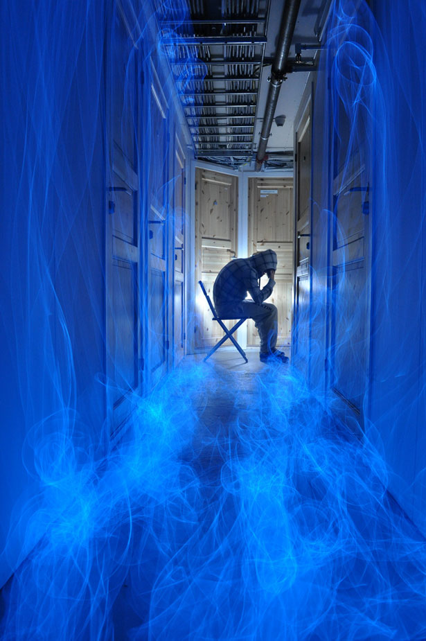 100 Stunning Demonstrations of Light Painting 10