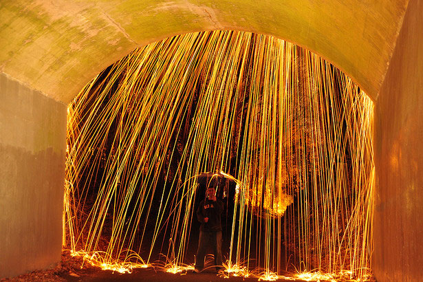 100 Stunning Demonstrations of Light Painting 11