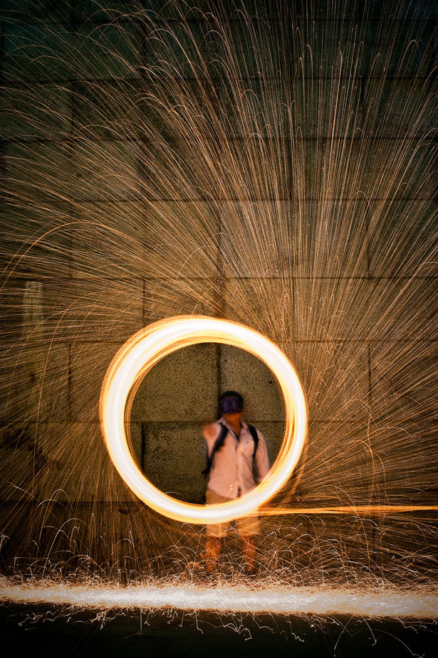 100 Stunning Demonstrations of Light Painting 17
