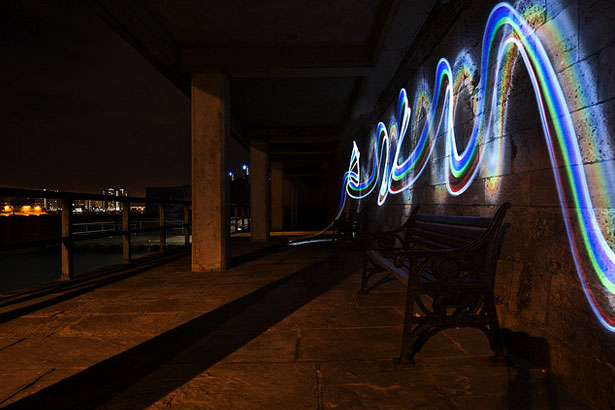 100 Stunning Demonstrations of Light Painting 27