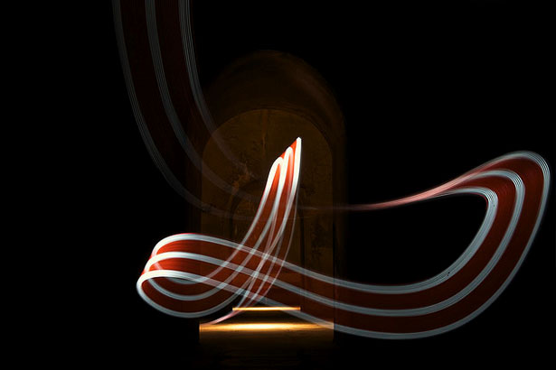 100 Stunning Demonstrations of Light Painting 28