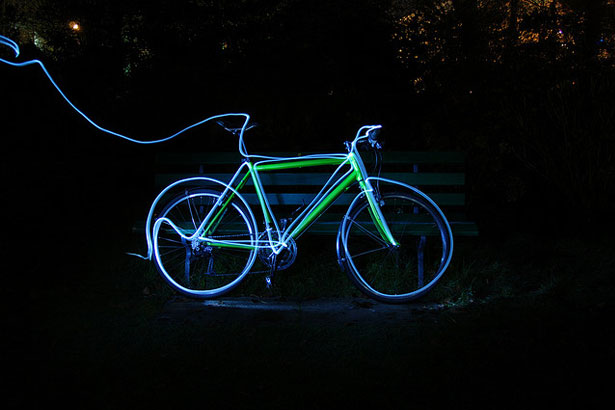 100 Stunning Demonstrations of Light Painting 31