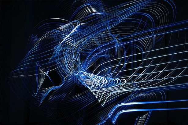 100 Stunning Demonstrations of Light Painting 36