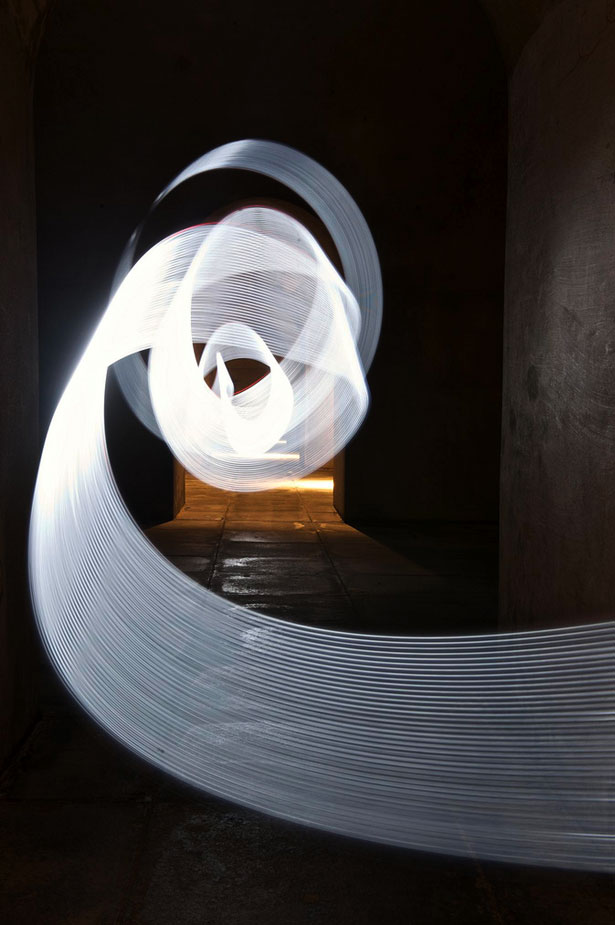 100 Stunning Demonstrations of Light Painting 42