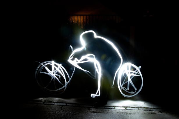 100 Stunning Demonstrations of Light Painting 63