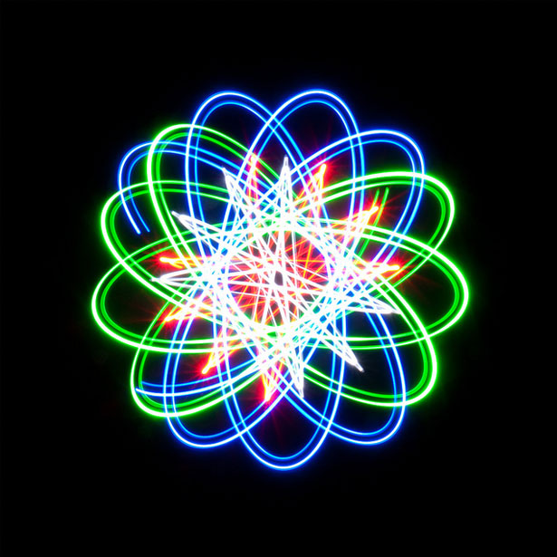 100 Stunning Demonstrations of Light Painting 66