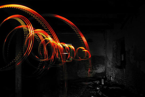 100 Stunning Demonstrations of Light Painting 78