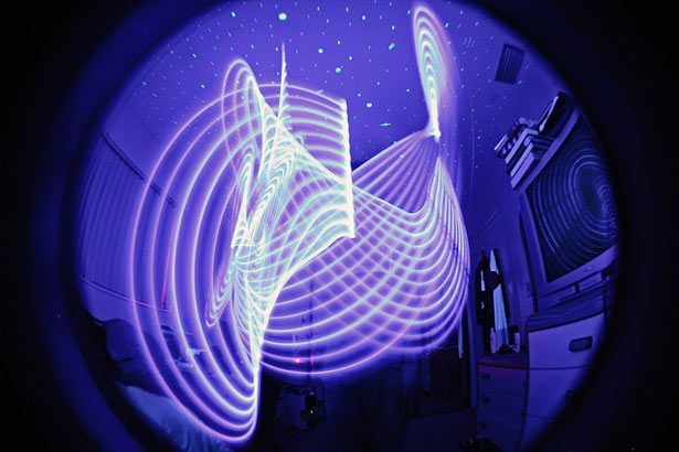100 Stunning Demonstrations of Light Painting 83