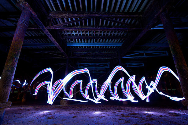 100 Stunning Demonstrations of Light Painting 85