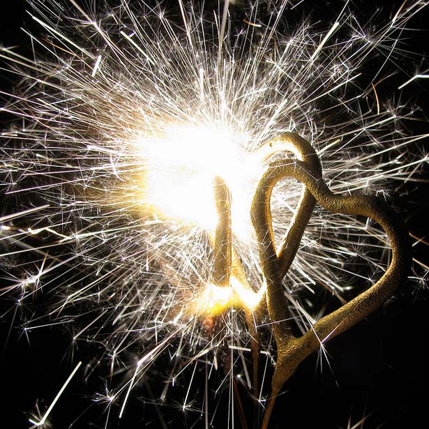 100 Stunning Demonstrations of Light Painting 88