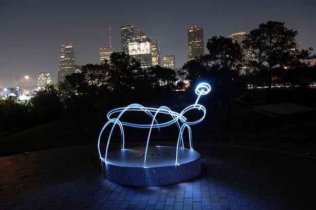 100 Stunning Demonstrations of Light Painting 97