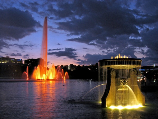 Spectacular Fountains from Around the World HeartlandofAmericaPark