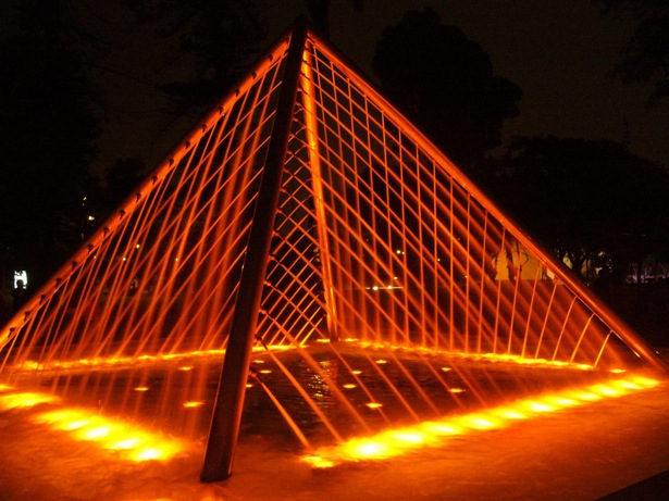 Spectacular Fountains from Around the World PyramidFountain