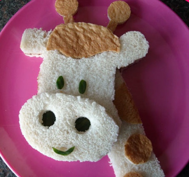 Delicious Examples of Sandwich Art Giraffe