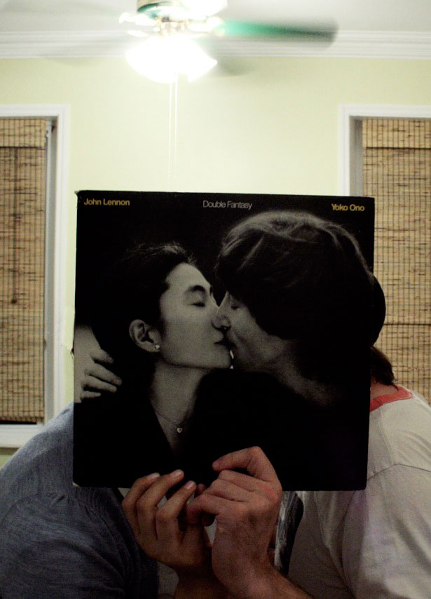 Captivating Examples of Sleeveface Photography JohnLennonDoubleFantasy