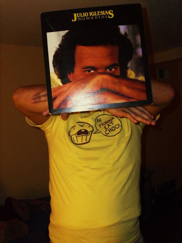Captivating Examples of Sleeveface Photography JulioIglesias
