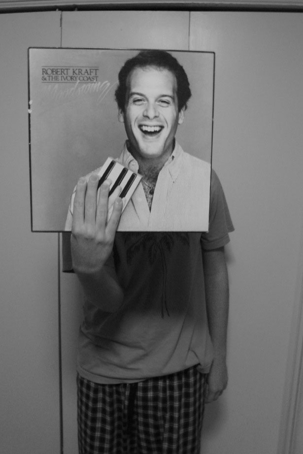 Captivating Examples of Sleeveface Photography RobertKraft