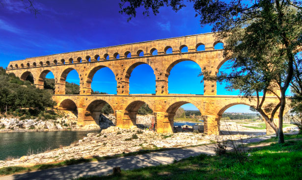 The World's Most Beautiful Bridges PontduGard