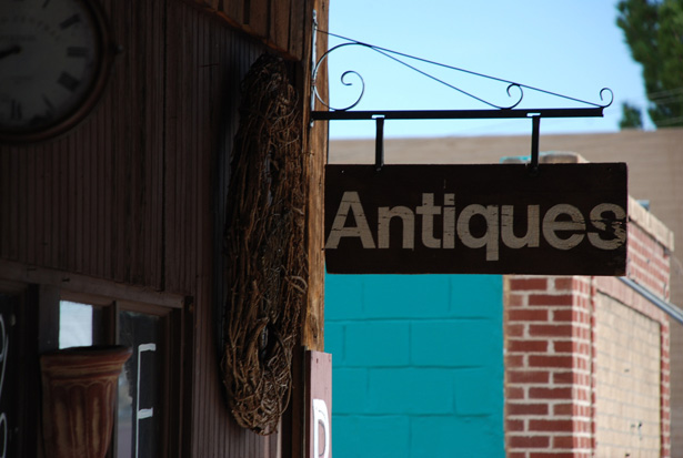 The Simplicity of Helvetica antiques 1