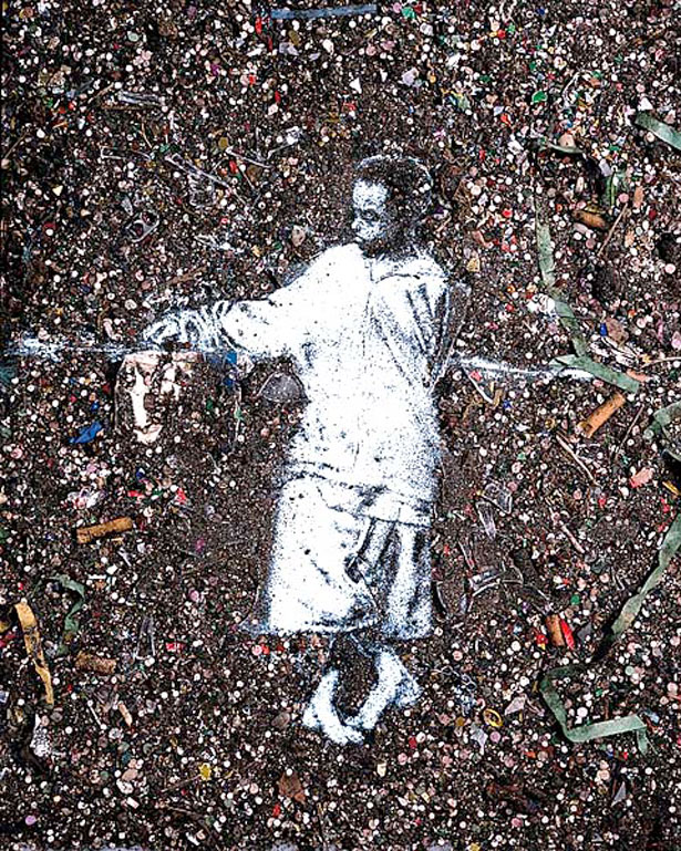 Non-Trashy Recycled and Trash Art ebraentmuni02g
