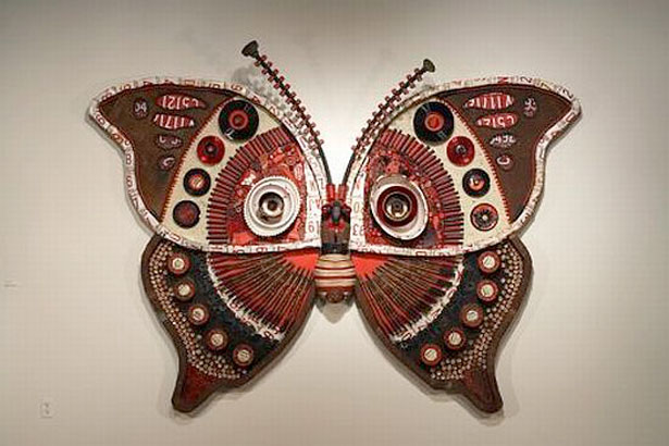 Non-Trashy Recycled and Trash Art moth 1 Jf4ET 69