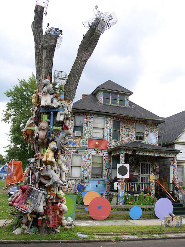 Non-Trashy Recycled and Trash Art 10 Heidelberg house