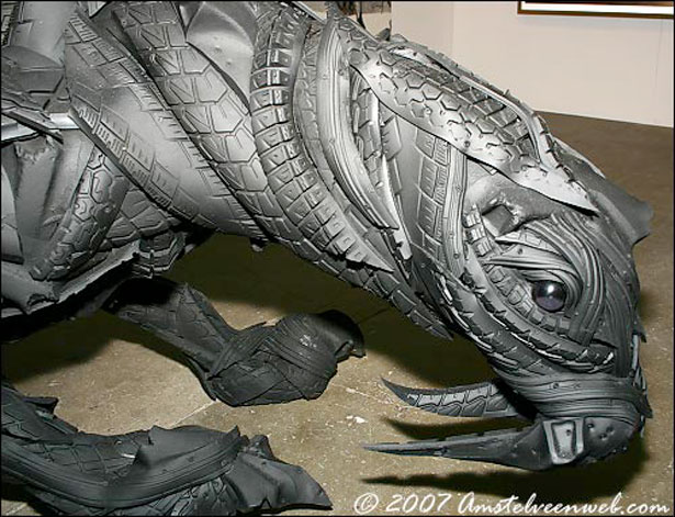 Non-Trashy Recycled and Trash Art 2007 Ji yong ho beest