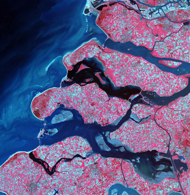 60 Stunning Satellite Photos of Earth 13 94