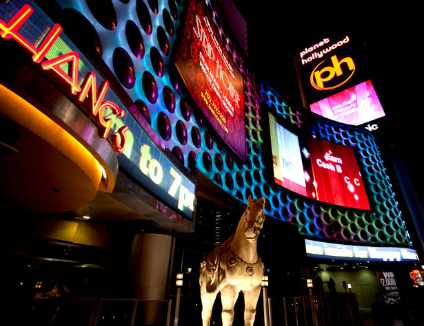 30+ Dazzling and Interactive Media Facades Miracle Mile