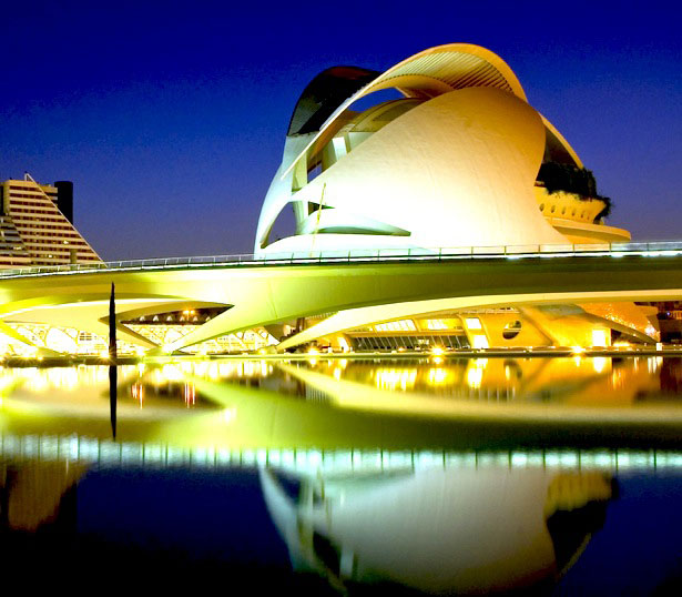 30+ Dazzling and Interactive Media Facades Palacio de las Artes Reina Sofia