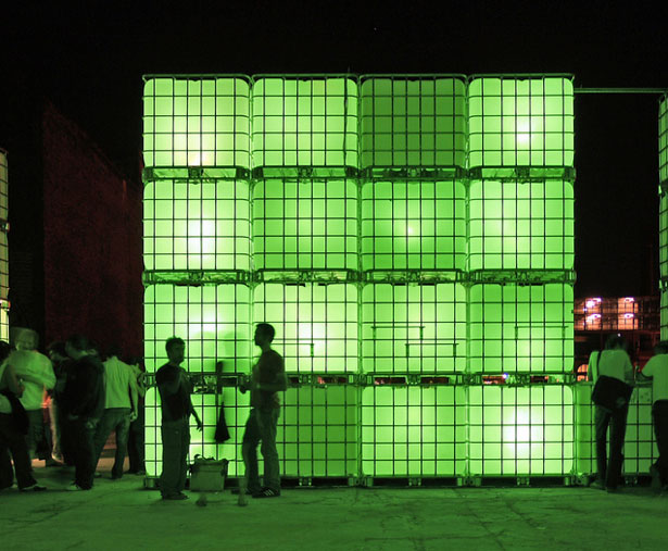 30+ Dazzling and Interactive Media Facades kubik2