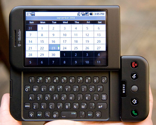The Evolution of Cell Phone Design Between 1983-2009 dkmb86g 455hqqm5cfn b