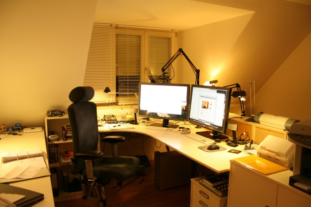 Advantages and Disadvantages of Working with Multiple Screens 14 114