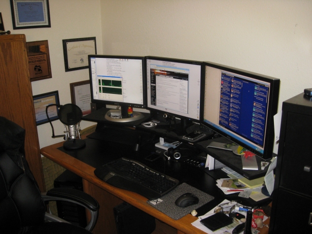 Advantages and Disadvantages of Working with Multiple Screens 16 97