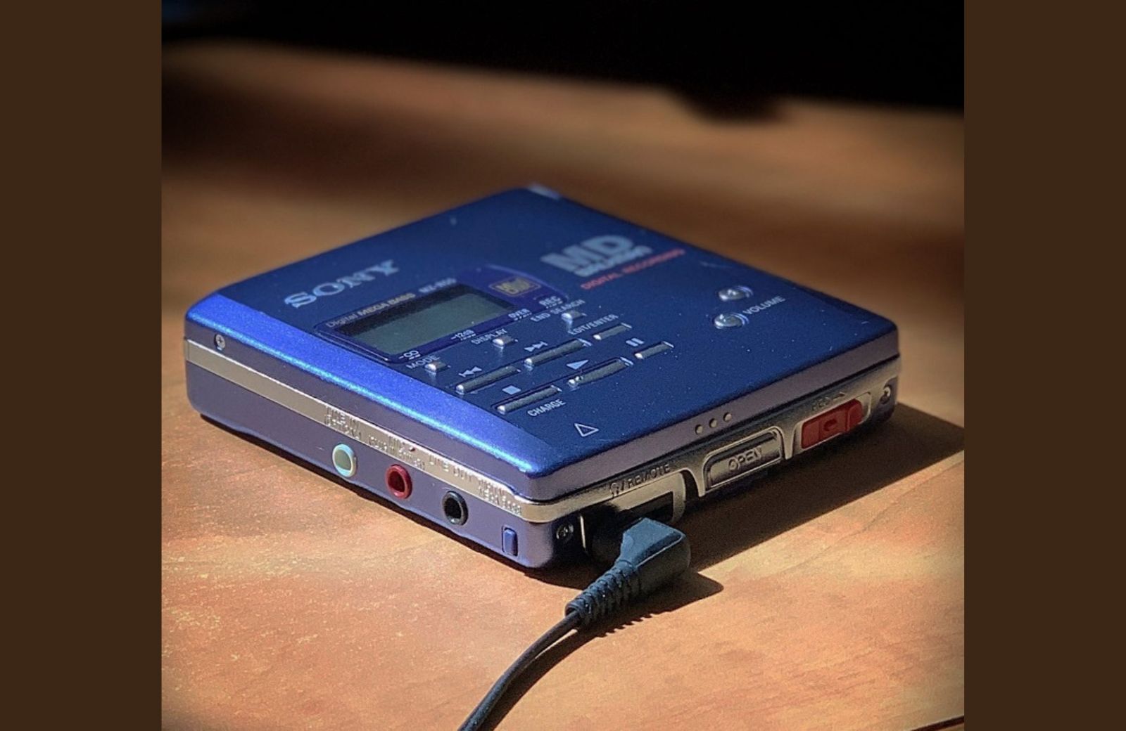 30 Obsolete Technologies that will Perplex Post-2000s Kids MiniDisc player