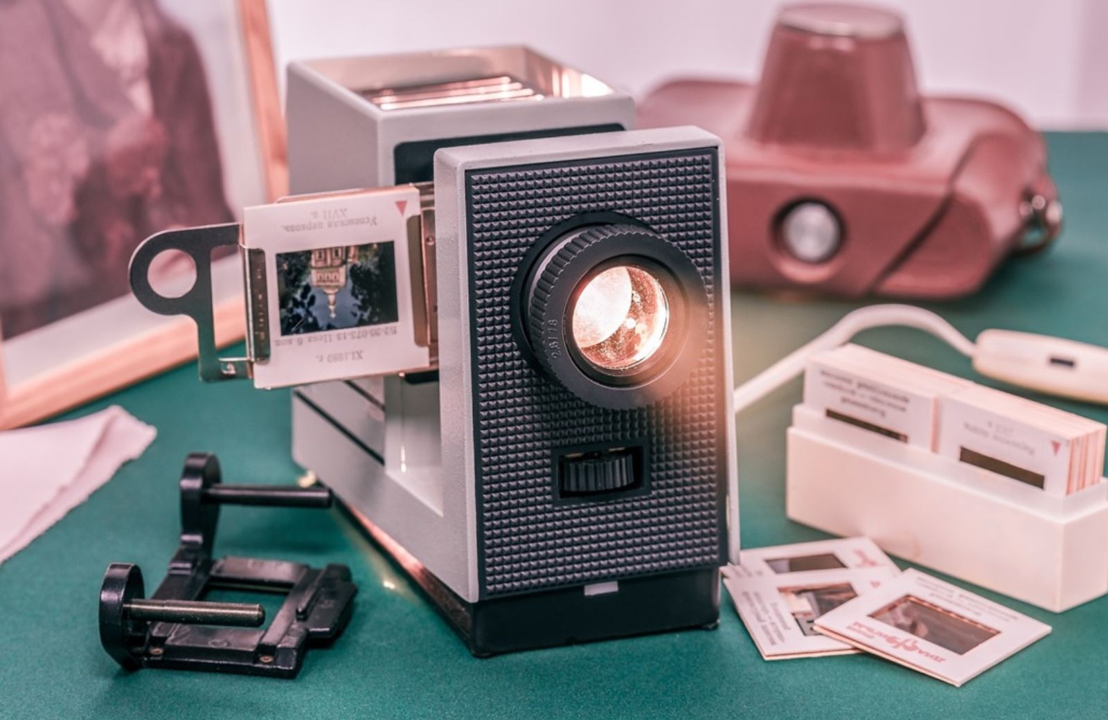 30 Obsolete Technologies that will Perplex Post-2000s Kids Slide Projectors